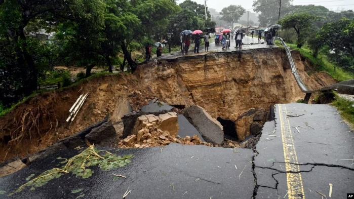 Figure 5. Road connecting Blantyre and Lilongwe damaged by heavy rains caused by Tropical Cyclone Freddy, Blantyre, Malawi, 14 March 2023.