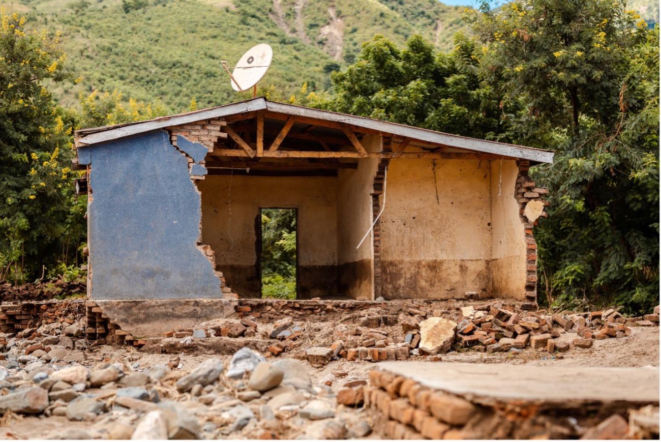 Figure 4. Cyclone Freddy (March 2023) caused widespread destruction to homes across Malawi, including in the Nyangu Village, Traditional Authority Nyangu, Chikwawa district. Source : © UNDP/ Madalitso Mbendera. Photo credit: Benja Yangairo.
